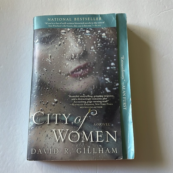 CITY OF WOMEN by David R Gillham Softcover Book Used - Picture 2 of 4